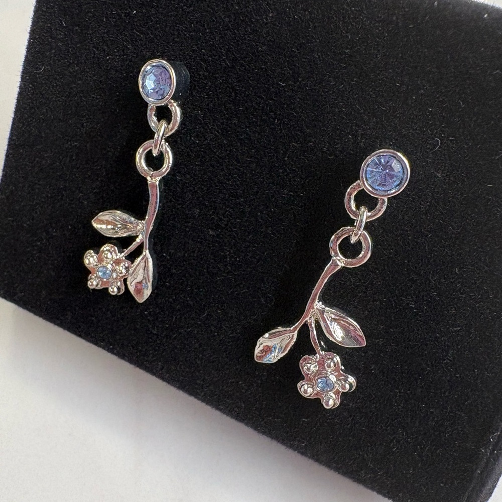 Vintage Avon Floral Blue Rhinestone Dangle Earrings Silver Tone Dainty NIB